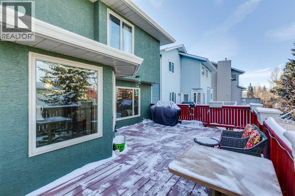 20 MacEwan Ridge View NW