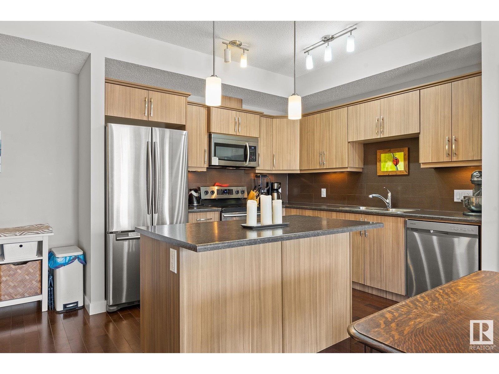 #202 10523 123 ST NW