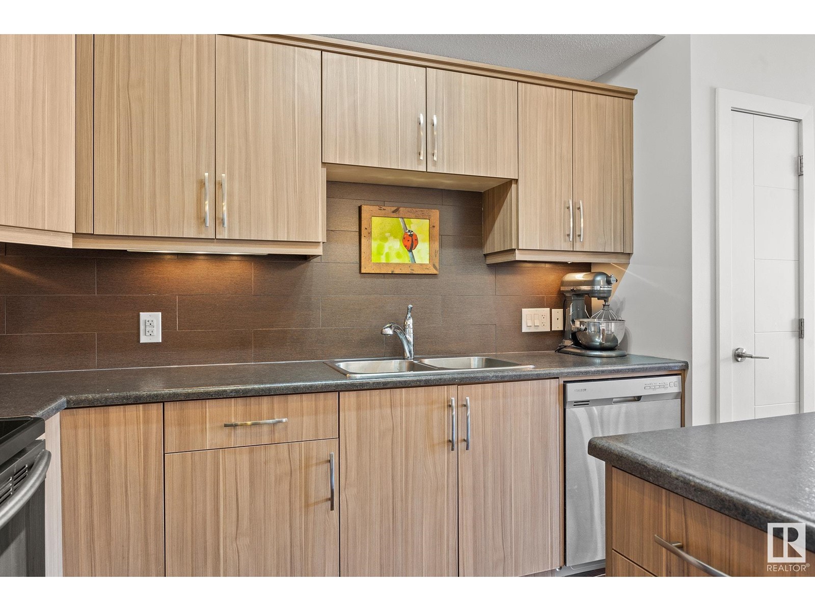 #202 10523 123 ST NW