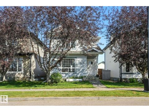 408 GIBB WD S NW Edmonton AB T5T6W8