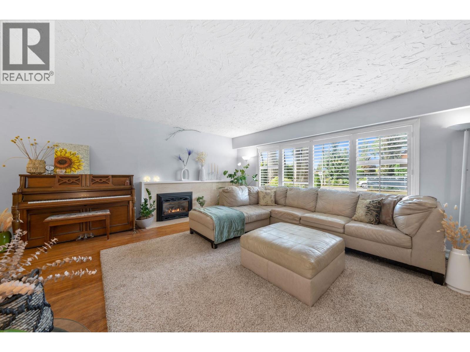 3020 THORNCLIFFE DRIVE