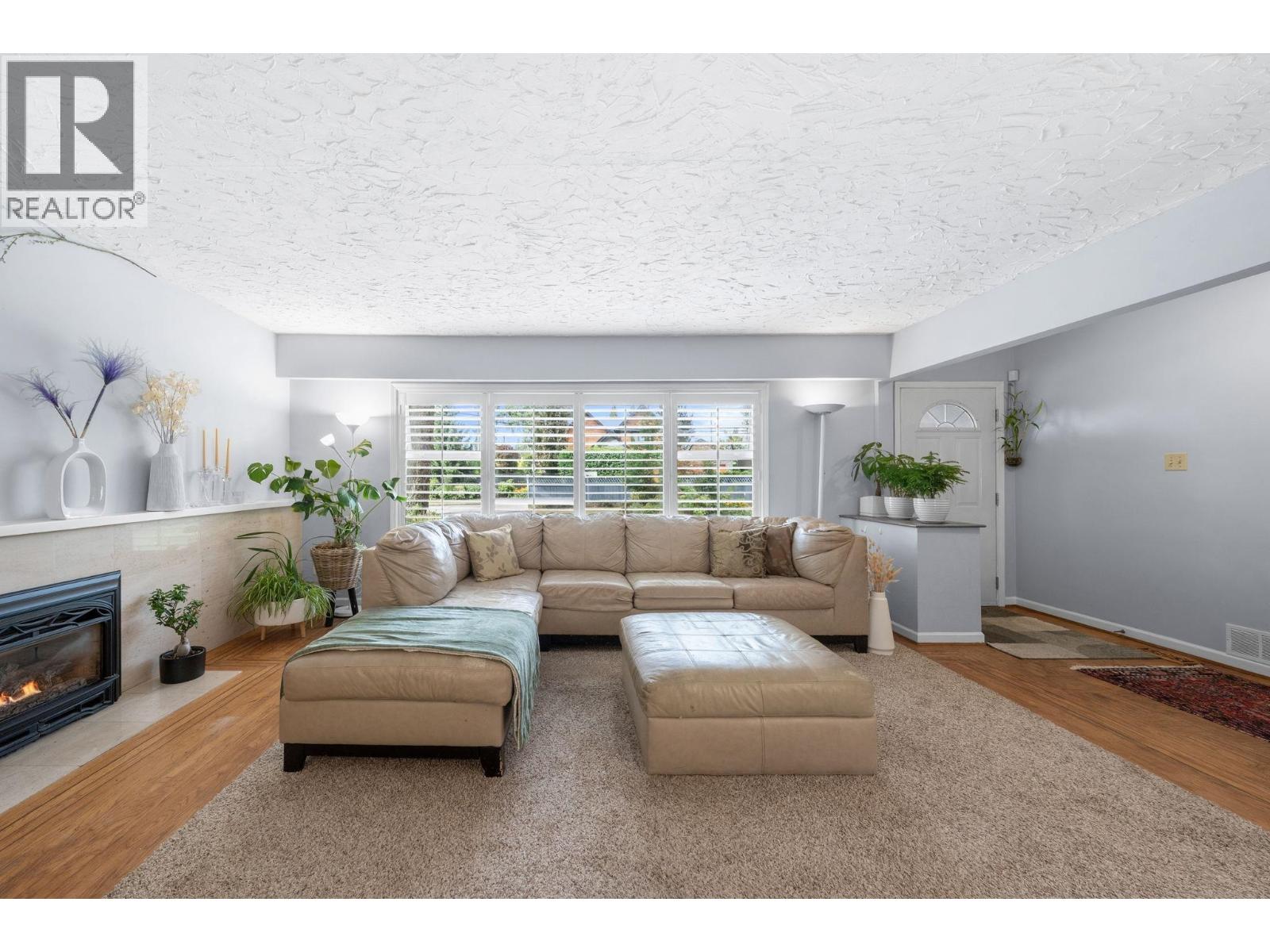 3020 THORNCLIFFE DRIVE