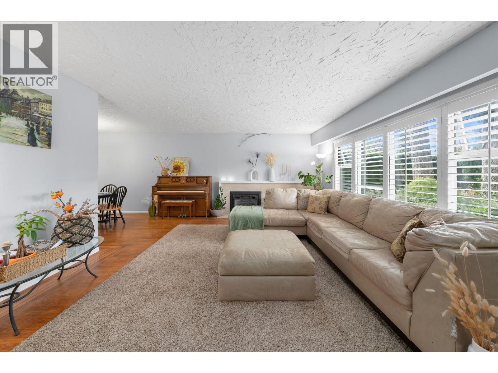 3020 THORNCLIFFE DRIVE