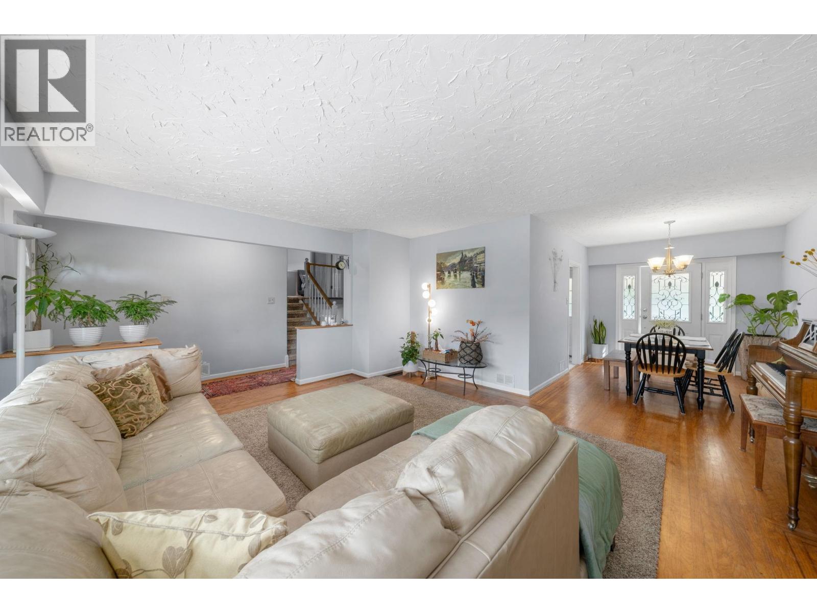 3020 THORNCLIFFE DRIVE