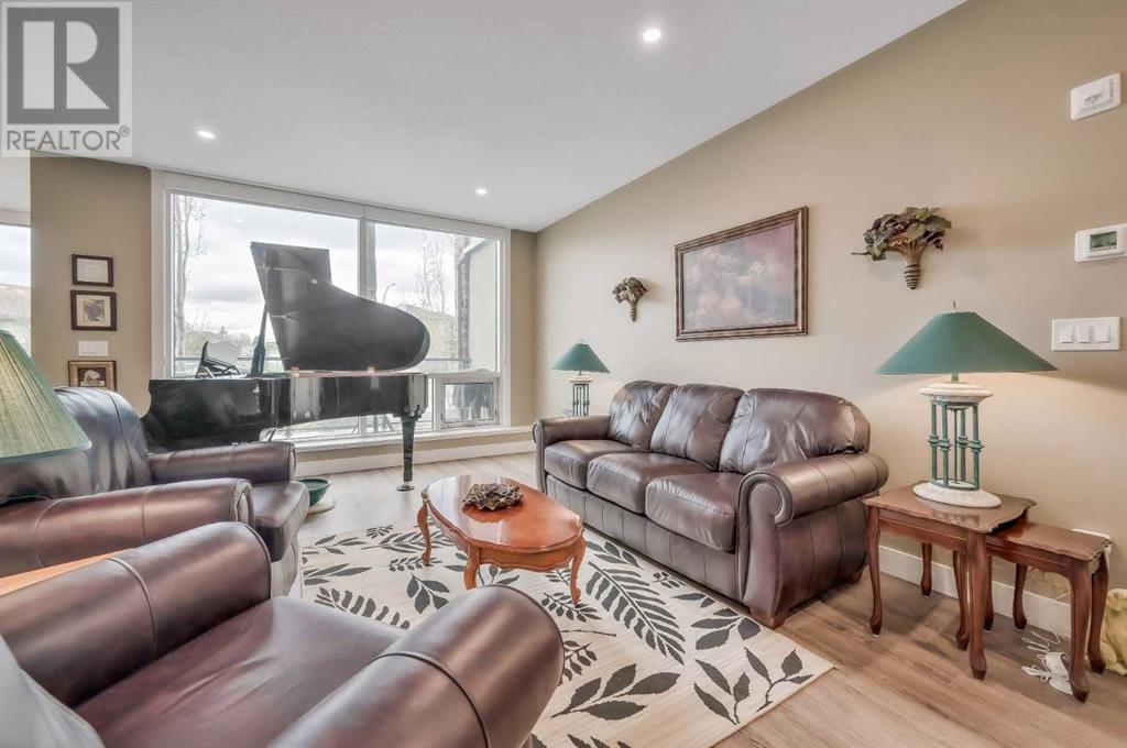 312, 15 Cougar Ridge Landing SW