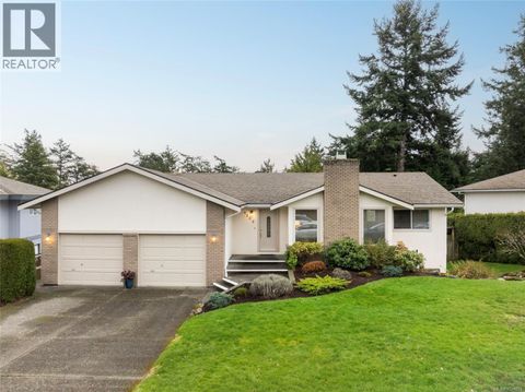 4209 Wakefield Pl Saanich BC V8N6E6