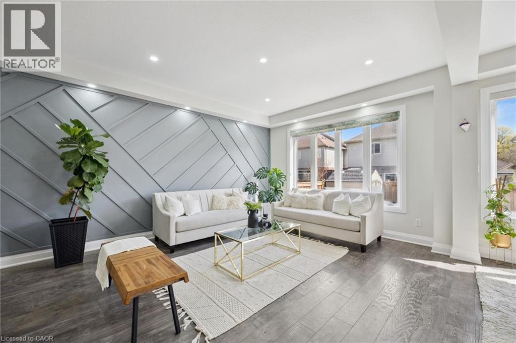 736 WOOD LILY Street