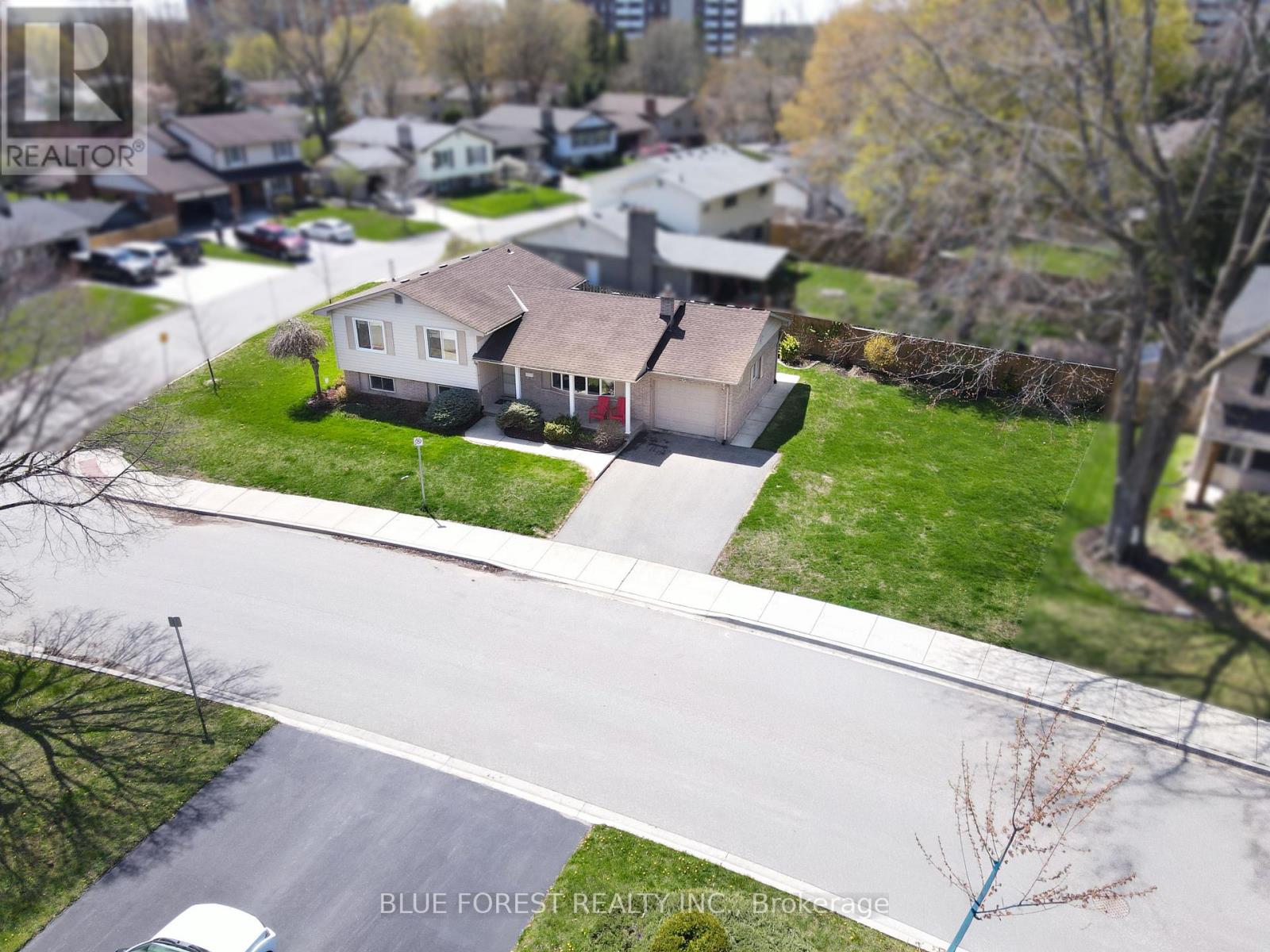 23 FOX MILL CRESCENT