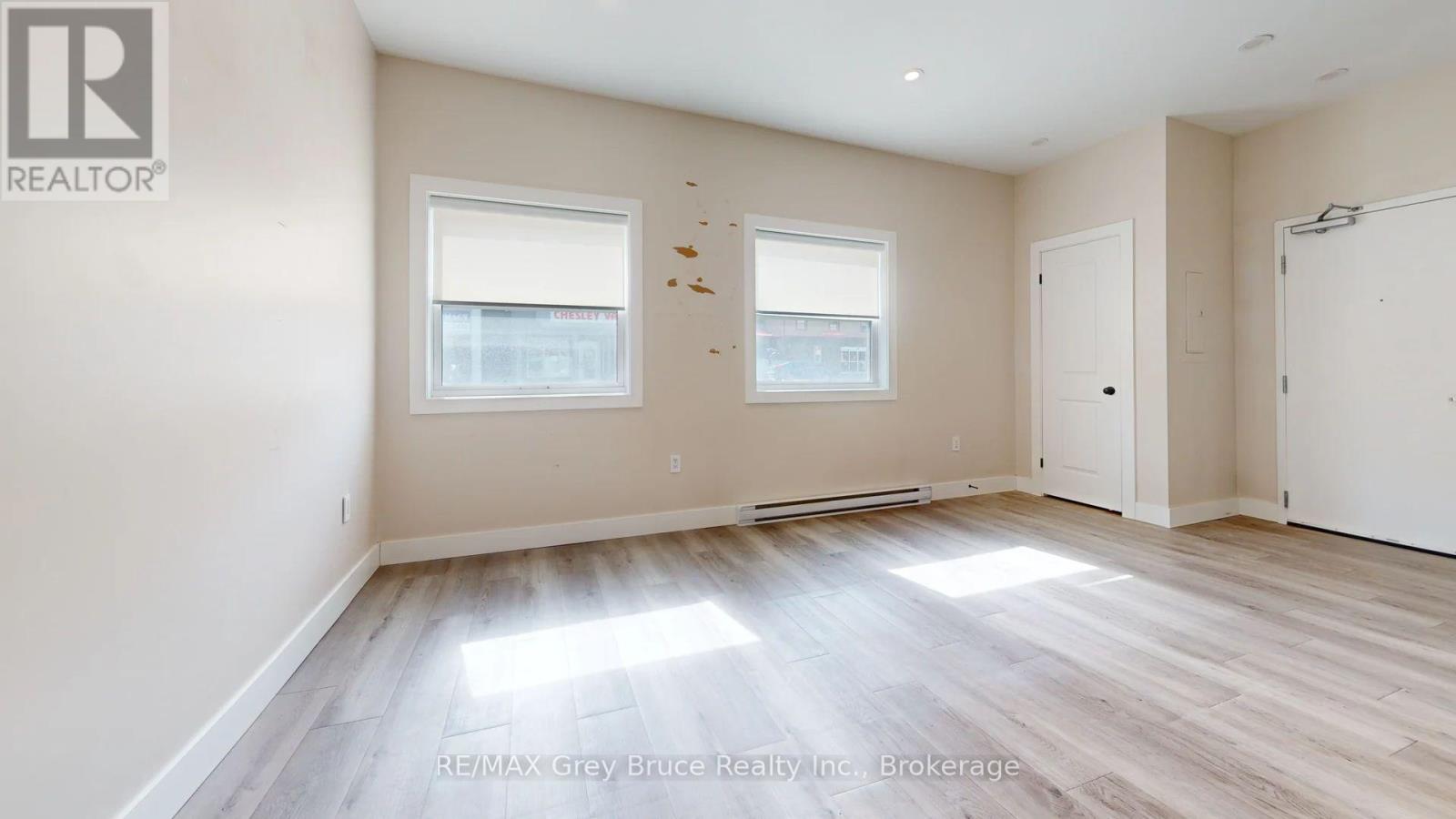 UNIT 4 - 39 1ST AVENUE S