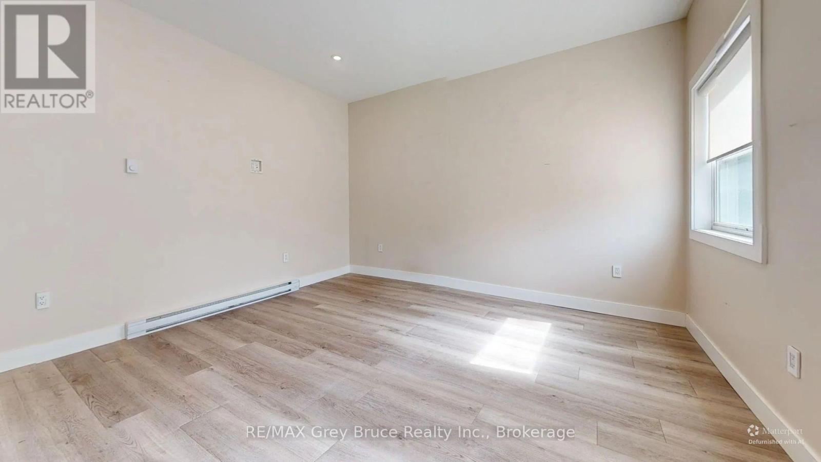 UNIT 4 - 39 1ST AVENUE S