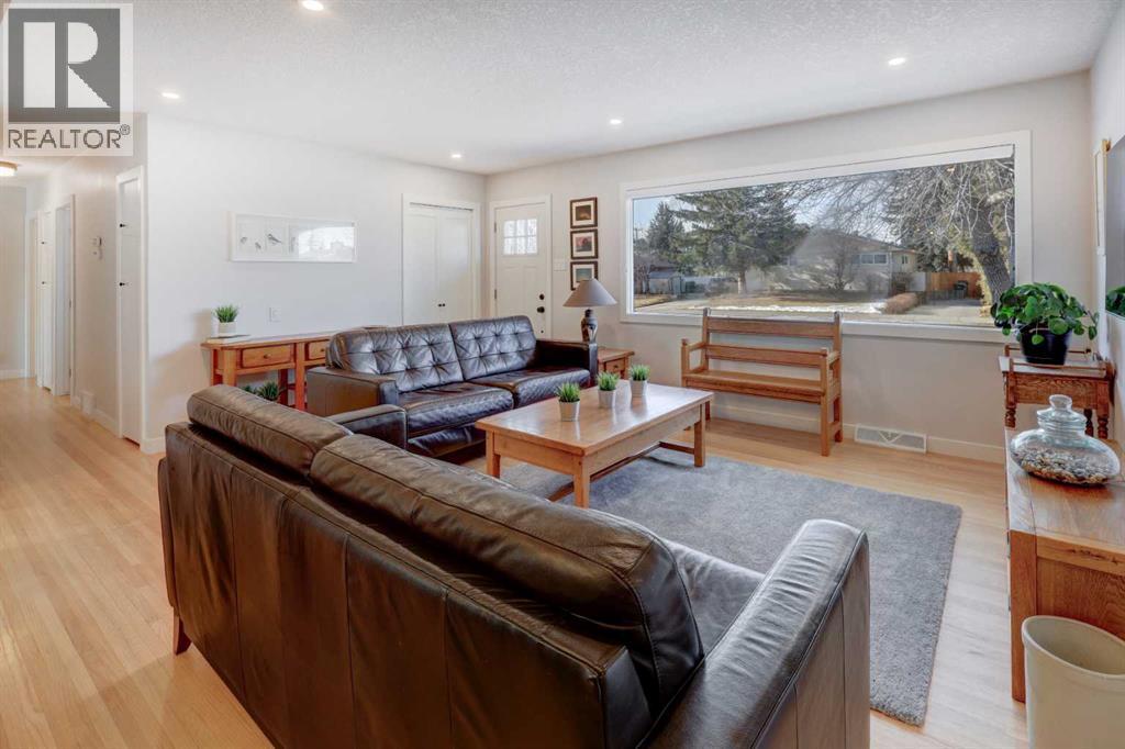 36 Glenview Drive SW