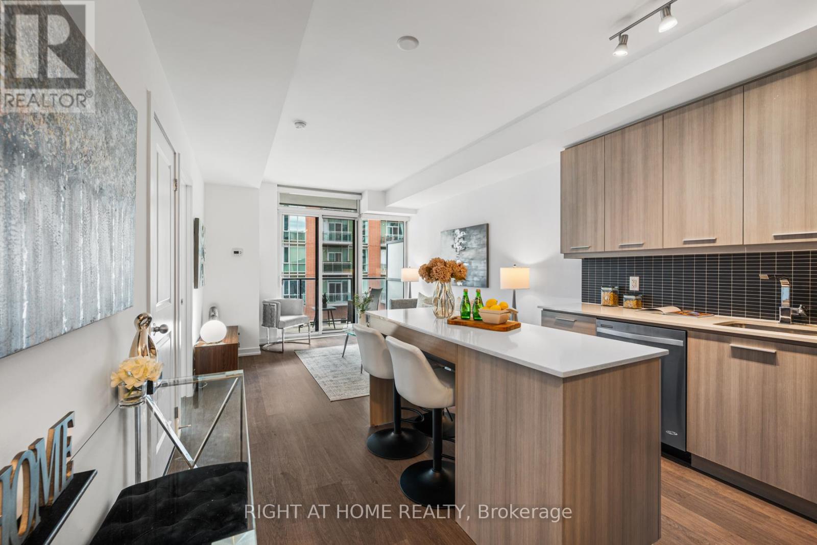 312 - 105 GEORGE STREET