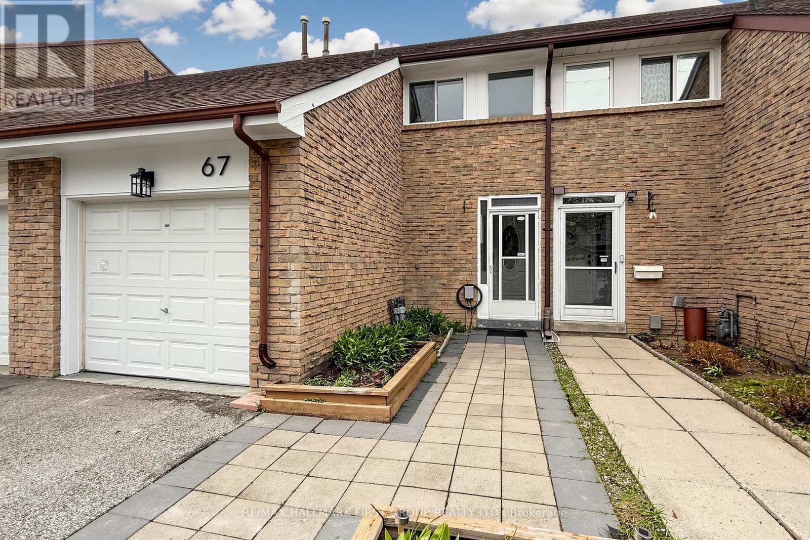 67 BUCKHURST CRESCENT