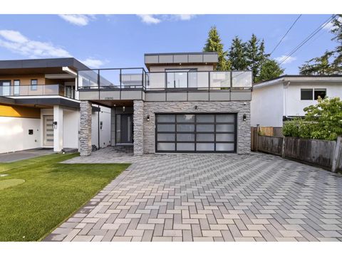 15890 RUSSELL AVENUE White Rock BC V4B2S4