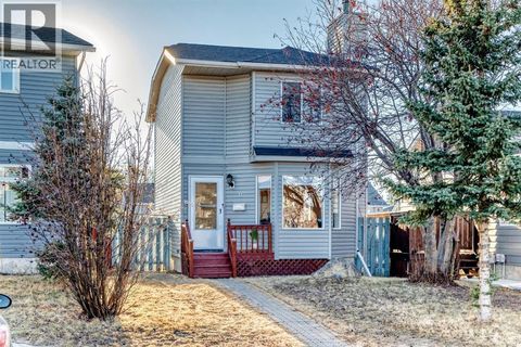 11 MARTINRIDGE Place NE Calgary AB T3J3B8