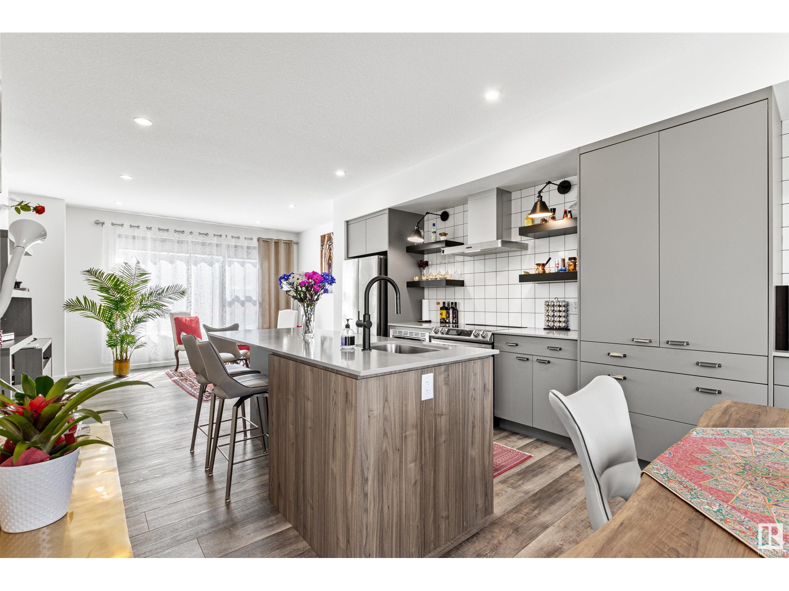 #59 5 RONDEAU DR