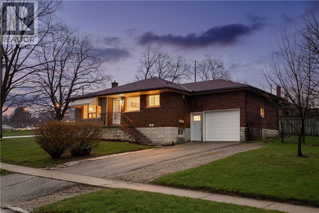 23 KNIGHTSWOOD Boulevard