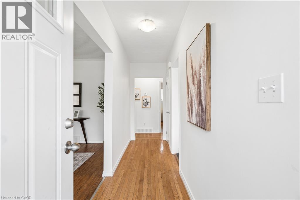 23 KNIGHTSWOOD Boulevard