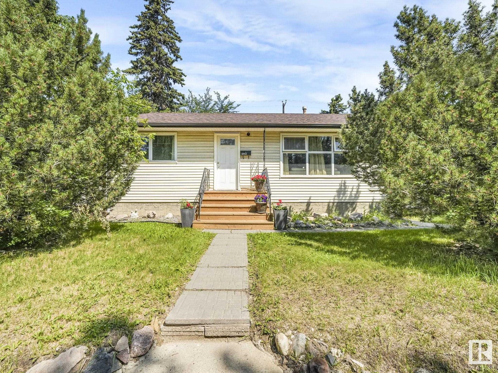 5220 118 AV NW