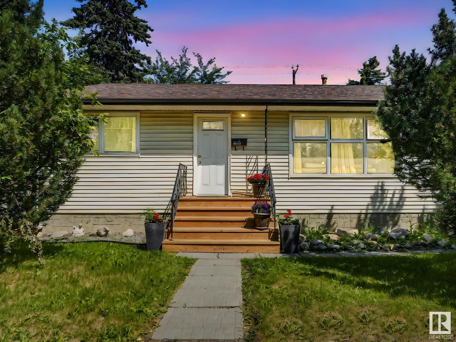 5220 118 AV NW