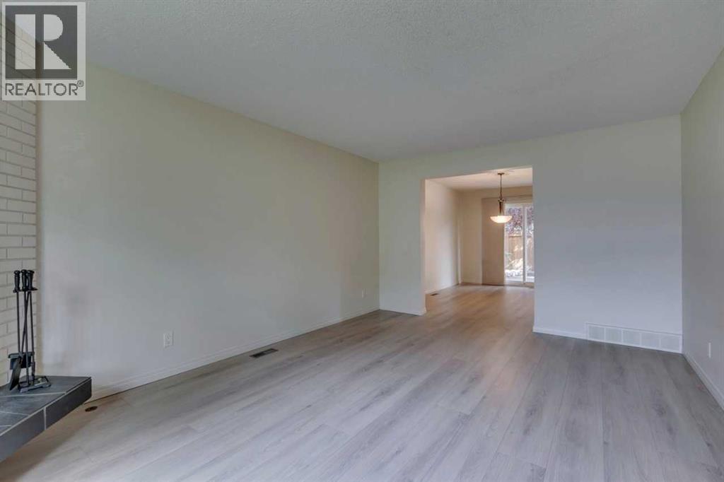 26, 714 Willow Park Drive SE