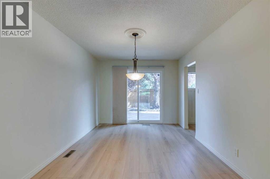 26, 714 Willow Park Drive SE
