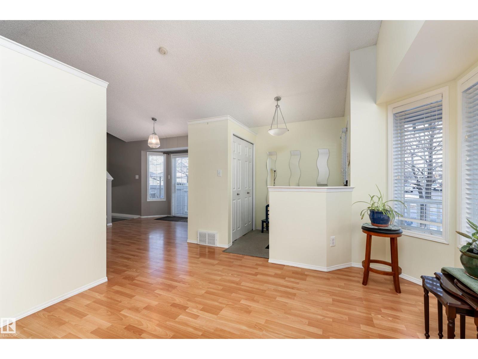 1204 GILLESPIE CR NW