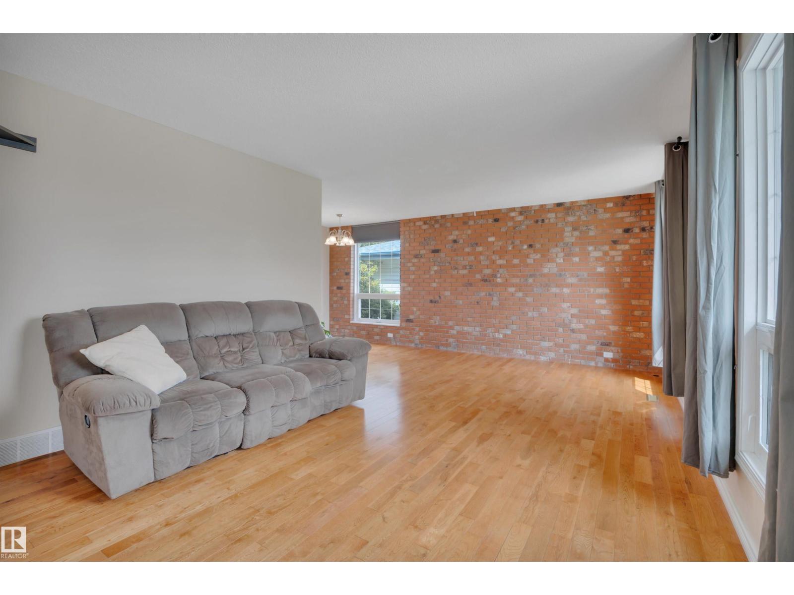 3624 107 ST NW