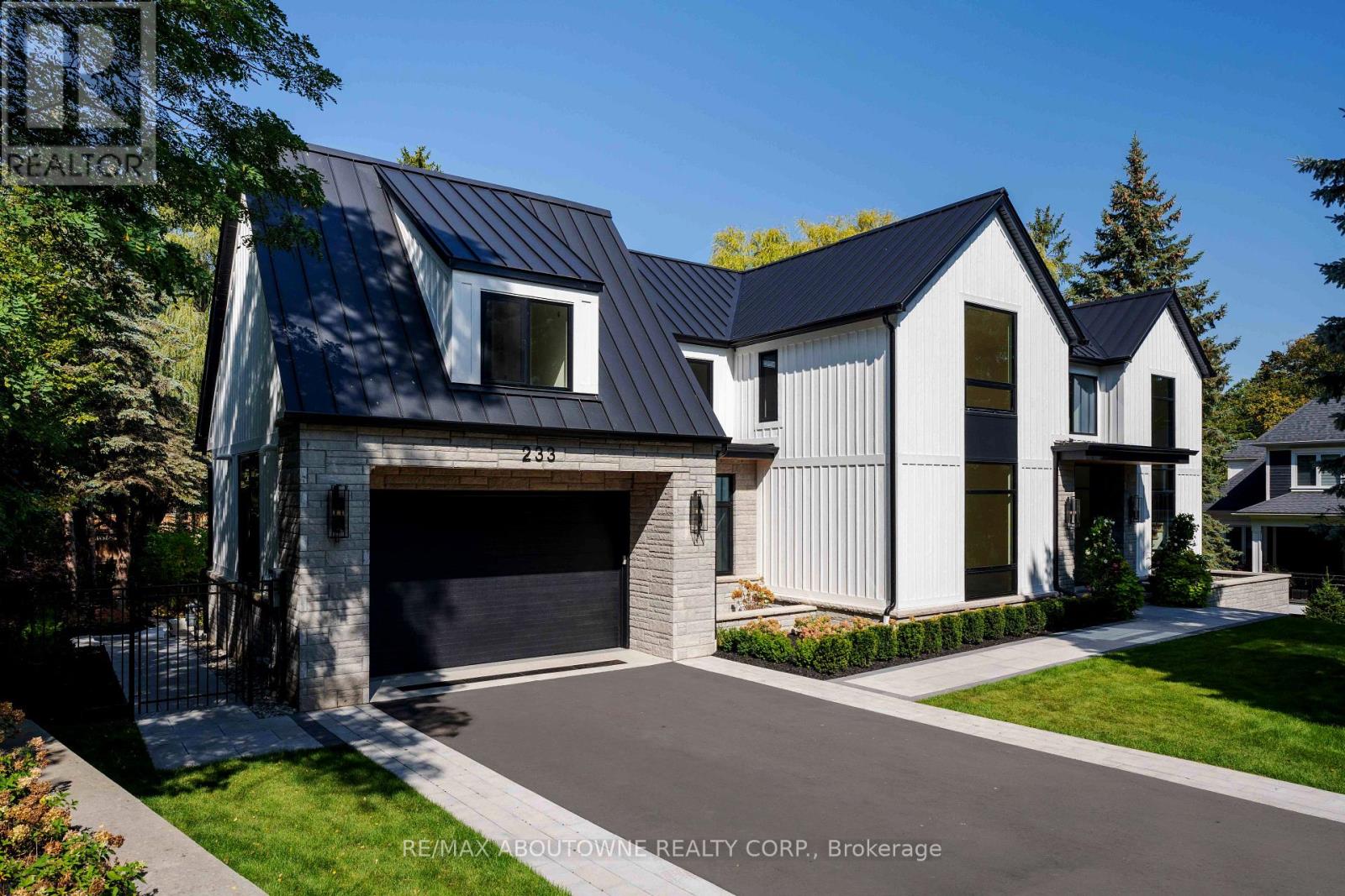 233 LAKEWOOD DRIVE