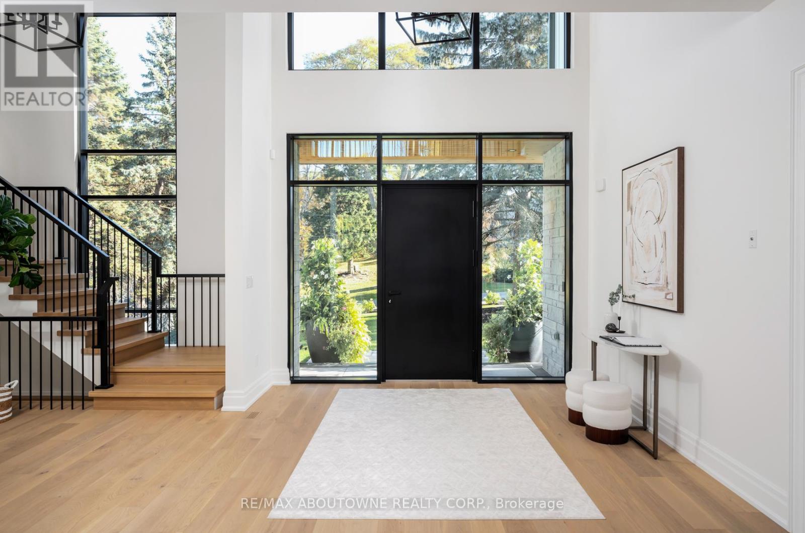 233 LAKEWOOD DRIVE