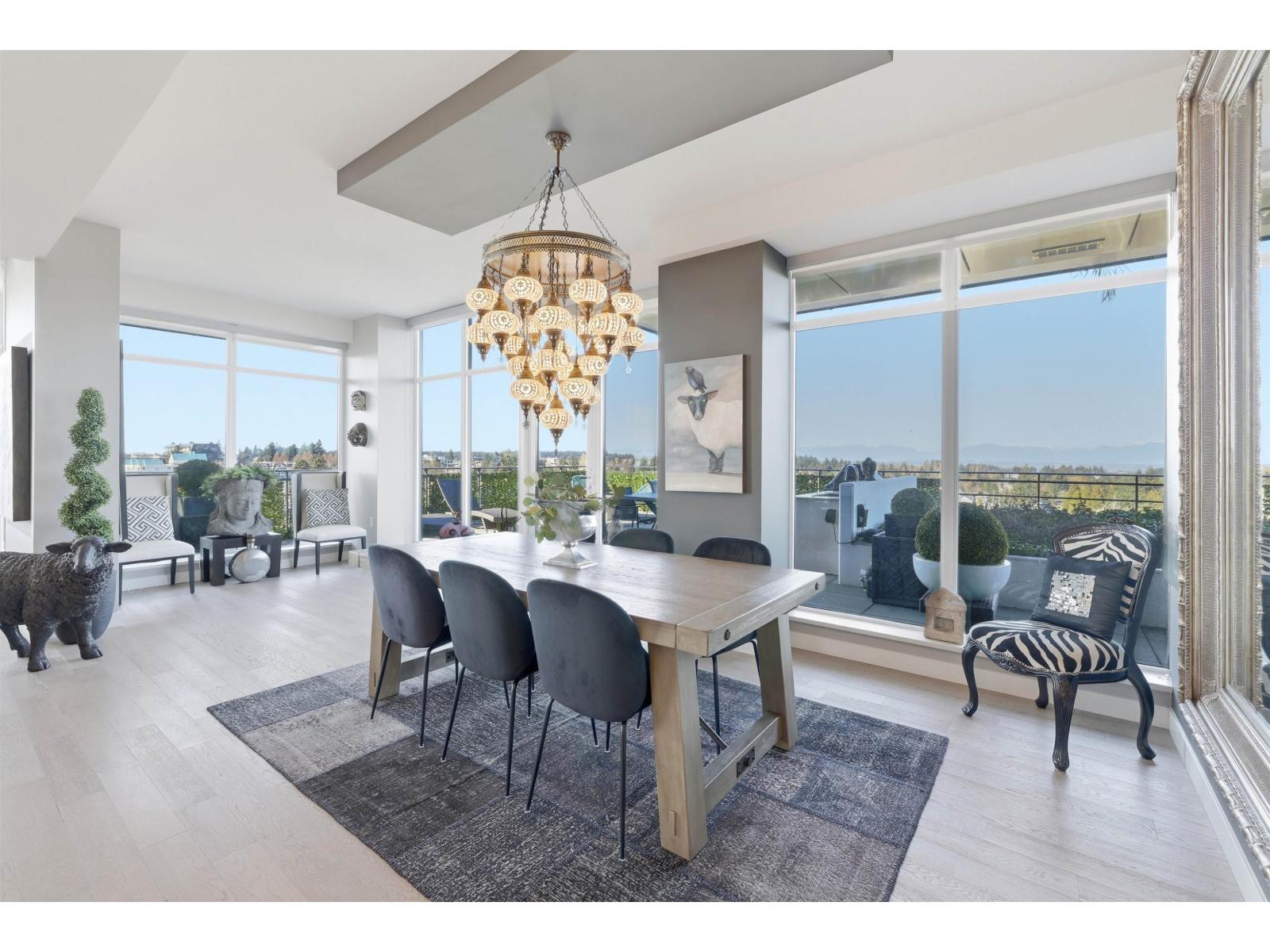 1103 1526 FINLAY STREET