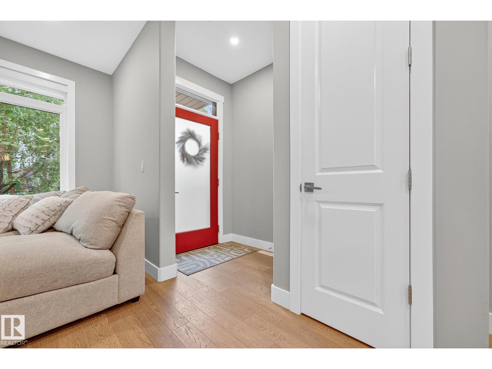 10813 123 ST NW