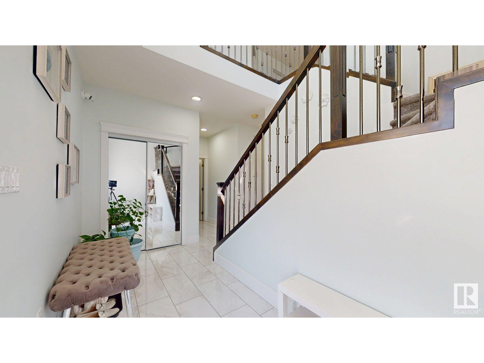 1103 30 ST NW