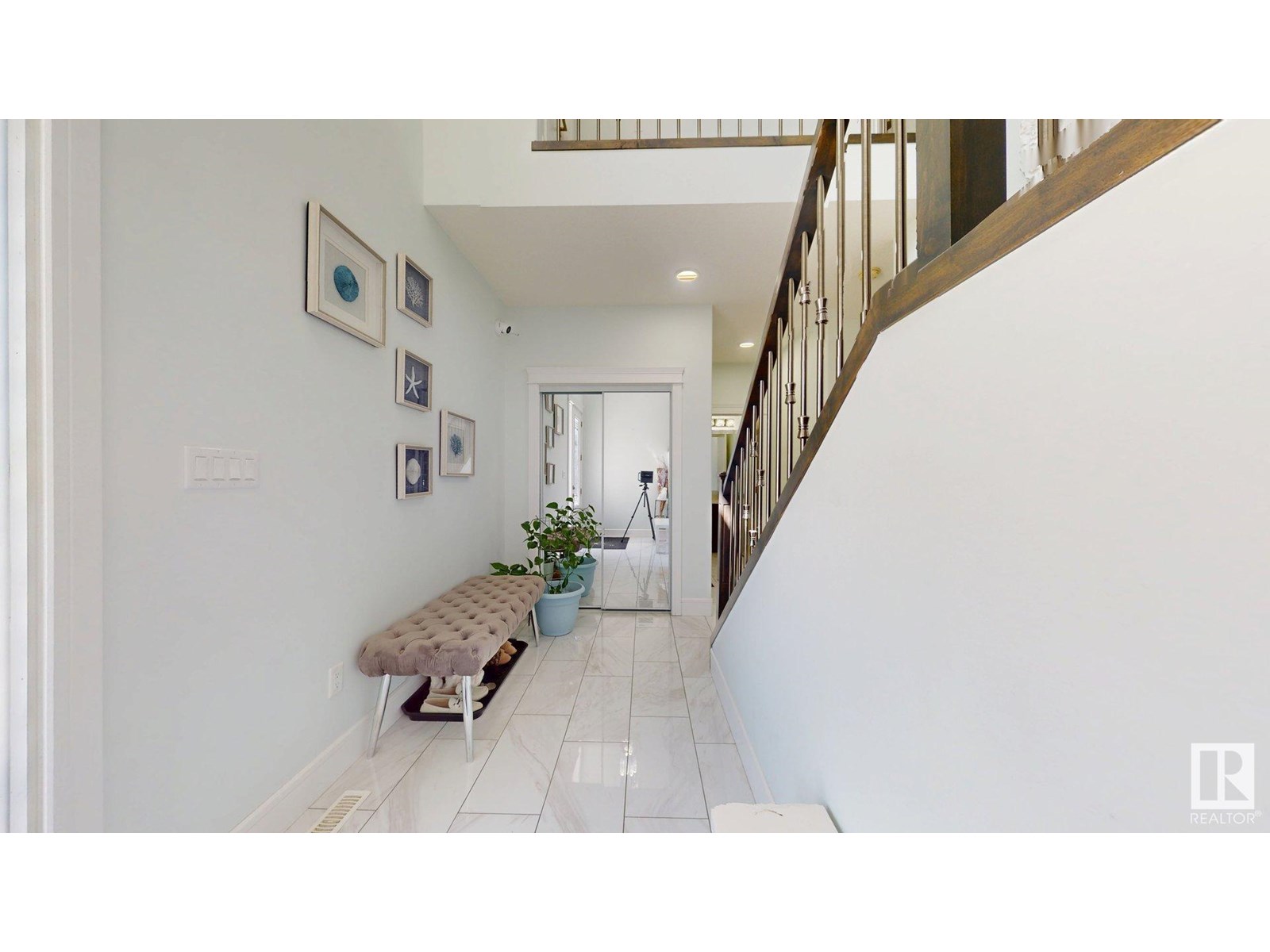 1103 30 ST NW