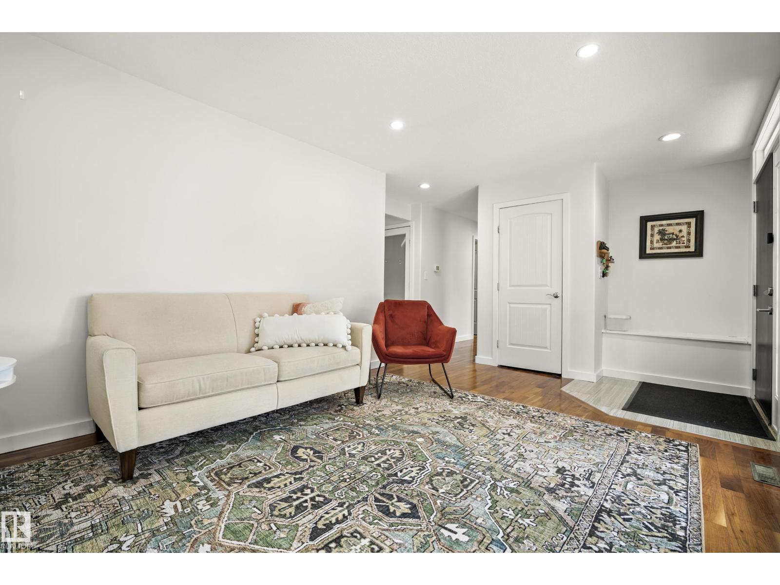 4223 120 ST NW