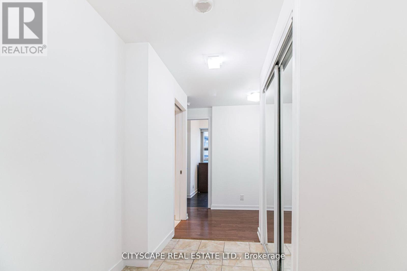 3910 - 12 YORK STREET