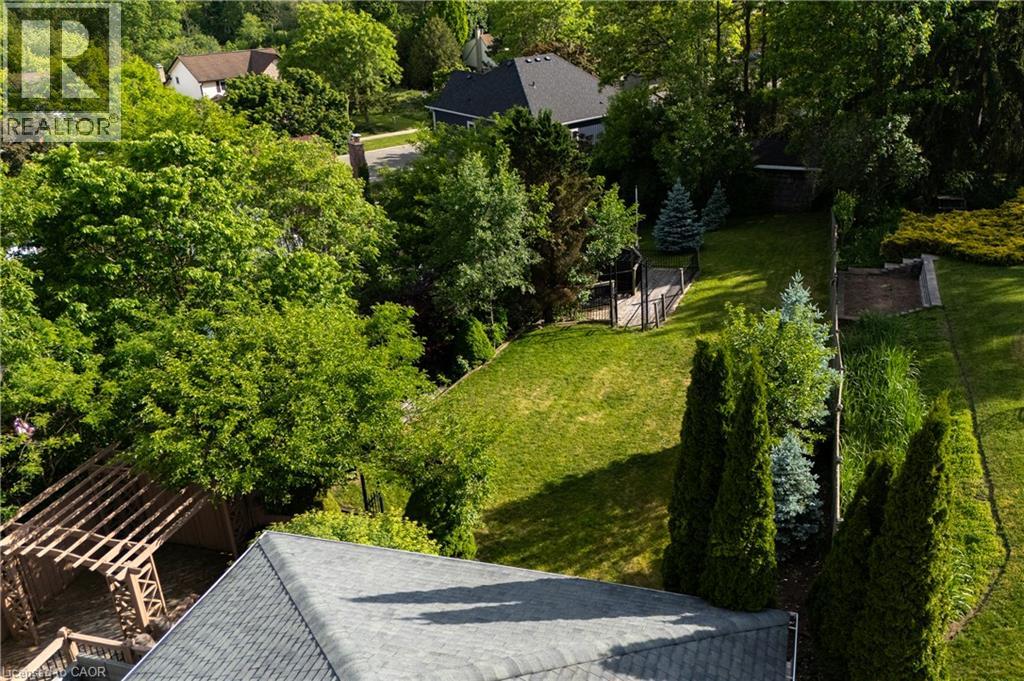 907 DOON VILLAGE Road