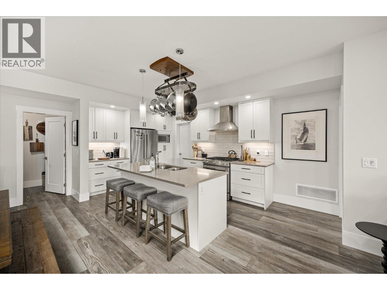 4000 REDSTONE Crescent Unit# 210