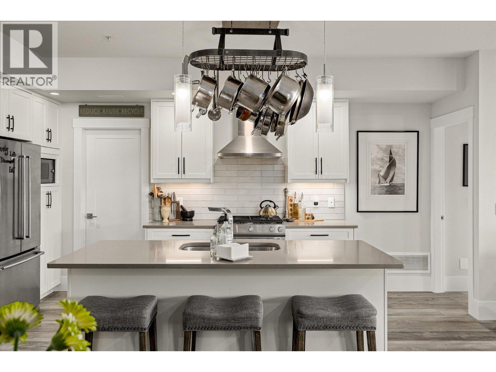 4000 REDSTONE Crescent Unit# 210