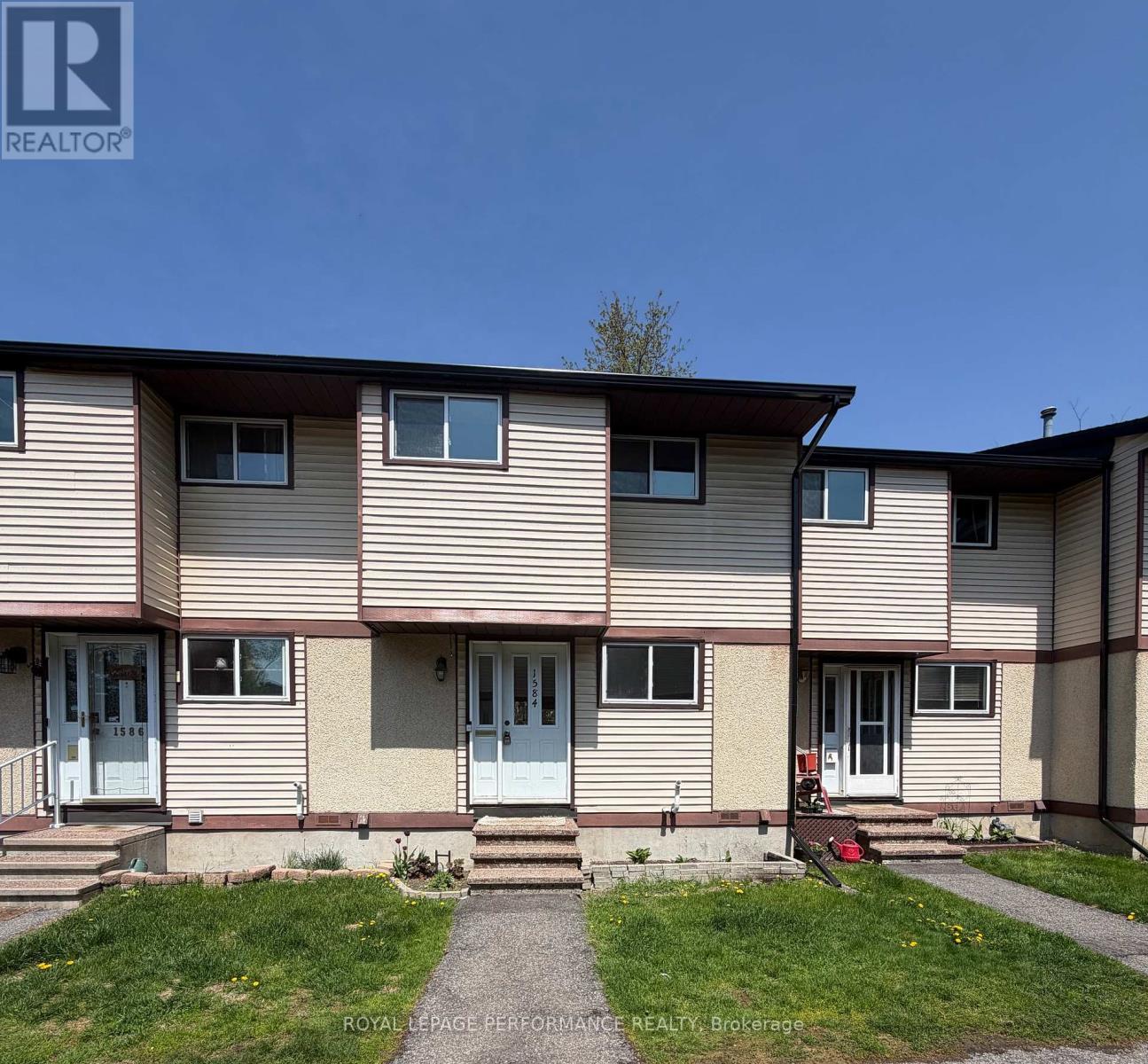 Photo 1 of 37 — 1584 FEATHER LANE, Ottawa, ON K1T1V4