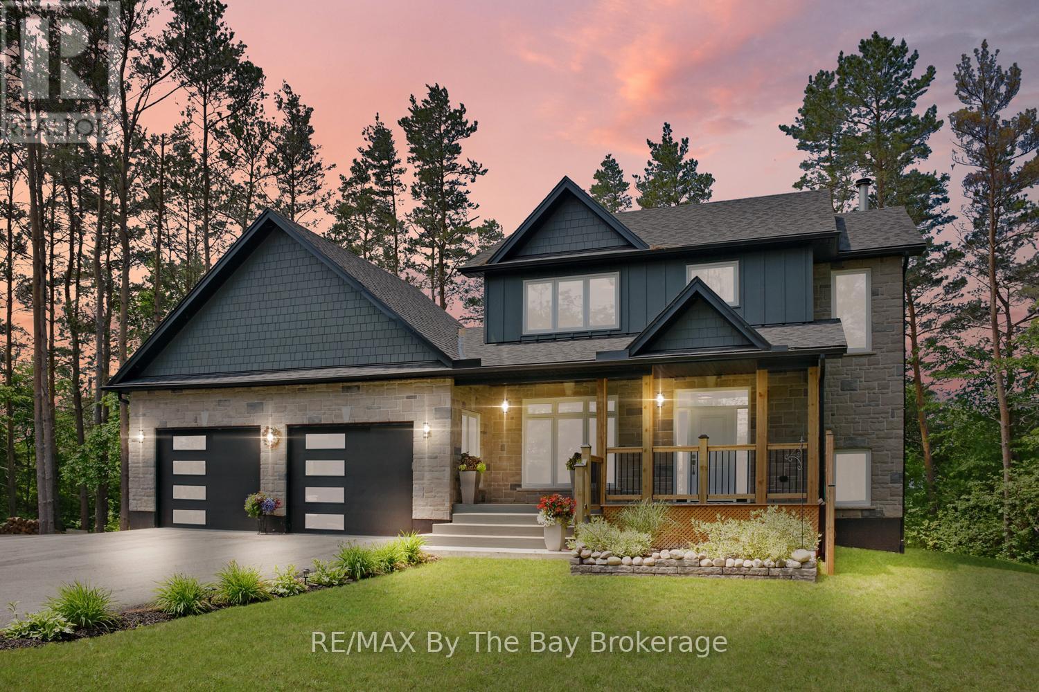 Photo 1 of 49 — 2946 92 COUNTY ROAD, Springwater, ON L9Z2X2