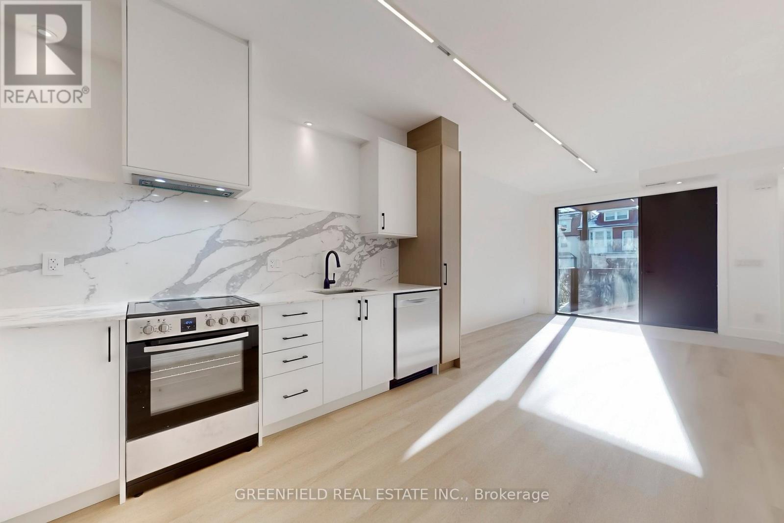 MAIN FLOOR - 168 PEARSON AVENUE