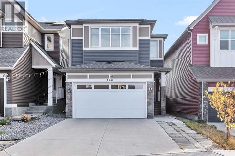 106 Lucas Crescent NW Calgary AB T3P1M6
