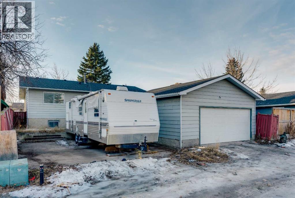 108 Whiteglen Crescent NE