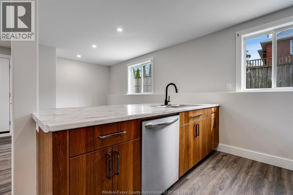 36 Victoria AVENUE South