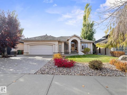30 KINGSBURY CR St. Albert AB T8N6W6