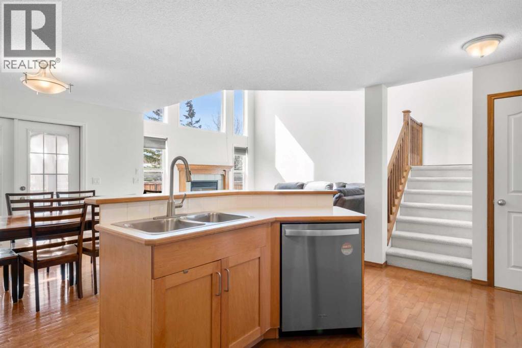 77 Cougarstone Circle SW