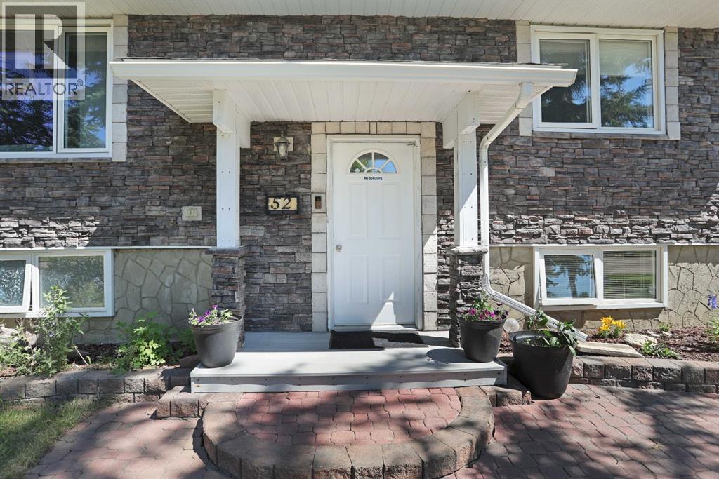 52 Marshall Drive W