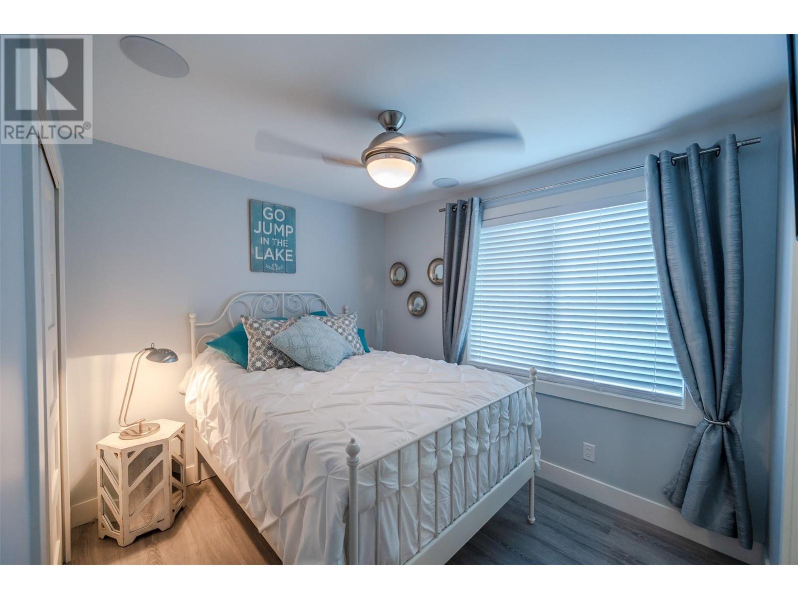 1362 Green Bay Road