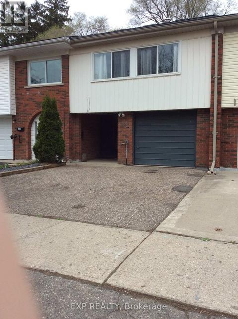 118 OVERLEA DRIVE Kitchener ON N2M1T1